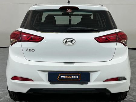 2017-Hyundai-i20-12-Motion_16