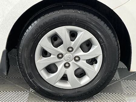 2017-Hyundai-i20-12-Motion_4