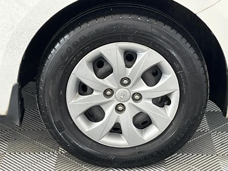 2017-Hyundai-i20-12-Motion_5