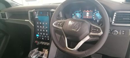 2025-Volkswagen-Amarok-30-TDI-V6-184kW-4Motion-Aventura-Auto-Double-Cab_8