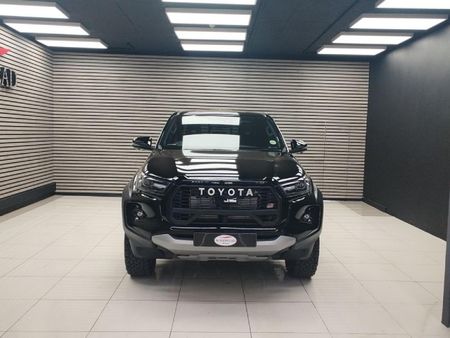 2024-Toyota-Hilux-28GD-6-GR-Sport-Double-Cab-4x4_2