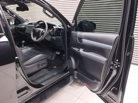 2024-Toyota-Hilux-28GD-6-GR-Sport-Double-Cab-4x4_4