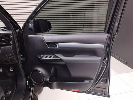 2024-Toyota-Hilux-28GD-6-GR-Sport-Double-Cab-4x4_5