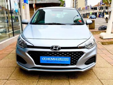 2020-Hyundai-i20-12-Motion_1