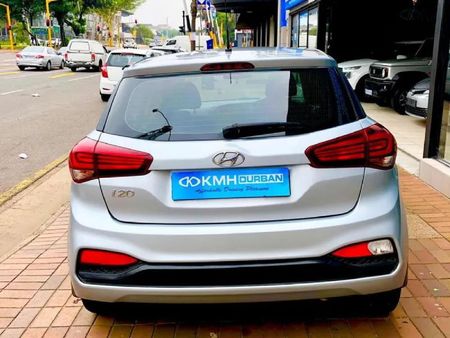 2020-Hyundai-i20-12-Motion_4