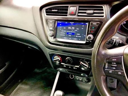 2020-Hyundai-i20-12-Motion_7