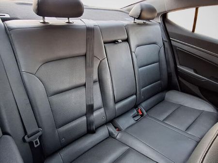 2020-Hyundai-Elantra-16-Executive_12