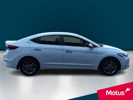 2020-Hyundai-Elantra-16-Executive_7