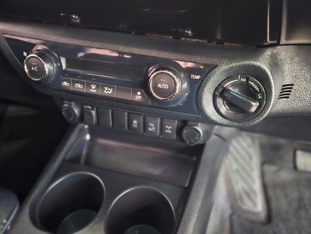 2016-Toyota-Hilux-28-GD-6-Raider-4x4-Double-Cab-Auto_9