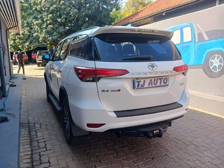 2021-Toyota-Fortuner-24-GD-6-4x4-Auto_9