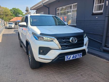 2021-Toyota-Fortuner-24-GD-6-4x4-Auto_11