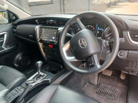 2021-Toyota-Fortuner-24-GD-6-4x4-Auto_5