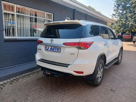 2021-Toyota-Fortuner-24-GD-6-4x4-Auto_8