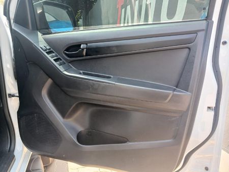 2017-Isuzu-KB-250-D-Teq-HO-X-Rider-Double-Cab_10