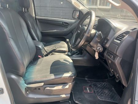 2017-Isuzu-KB-250-D-Teq-HO-X-Rider-Double-Cab_8