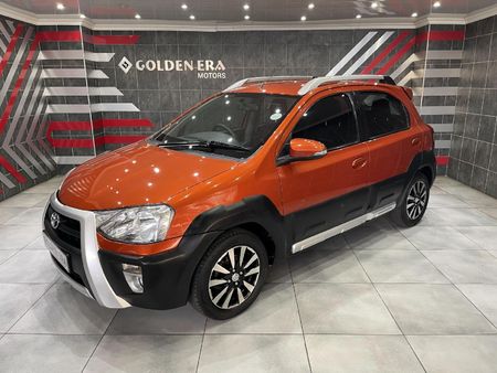 2017-Toyota-Etios-Cross-15-XS-5-dr_0