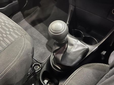 2017-Toyota-Etios-Cross-15-XS-5-dr_9