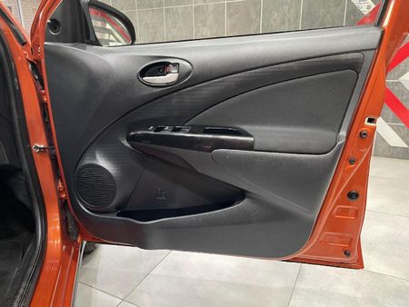2017-Toyota-Etios-Cross-15-XS-5-dr_11