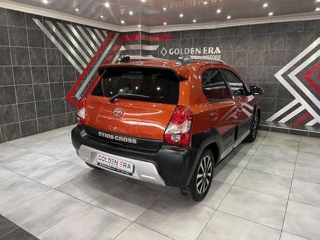 2017-Toyota-Etios-Cross-15-XS-5-dr_15