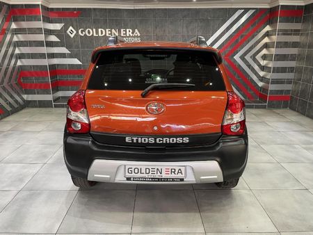 2017-Toyota-Etios-Cross-15-XS-5-dr_16