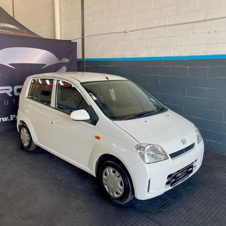 2005-Daihatsu-Charade-CX-Auto_0