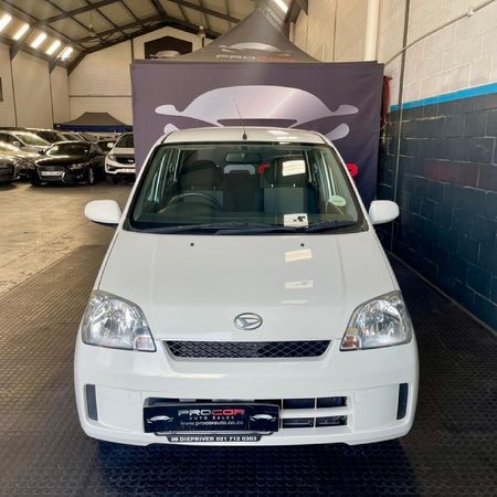 2005-Daihatsu-Charade-CX-Auto_1
