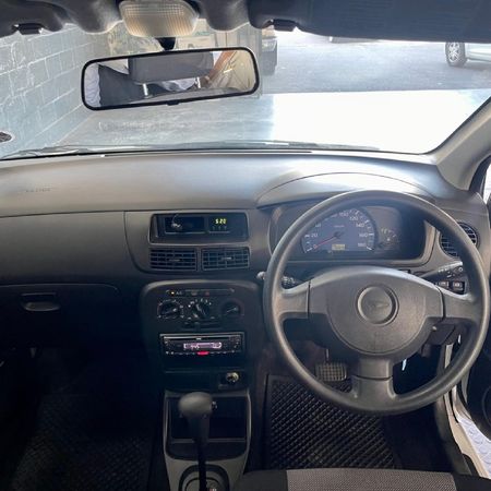 2005-Daihatsu-Charade-CX-Auto_6
