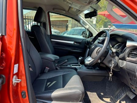2022-Toyota-Hilux-28-GD-6-Raised-Body-Legend-Auto-Double-Cab_9