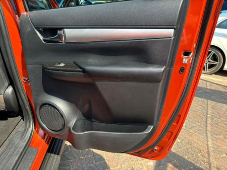2022-Toyota-Hilux-28-GD-6-Raised-Body-Legend-Auto-Double-Cab_12