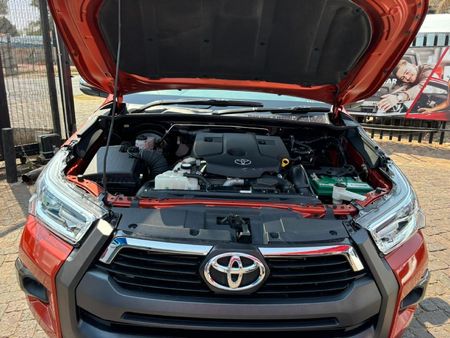 2022-Toyota-Hilux-28-GD-6-Raised-Body-Legend-Auto-Double-Cab_15