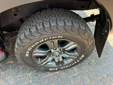 2022-Toyota-Hilux-28-GD-6-Raised-Body-Legend-Auto-Double-Cab_16