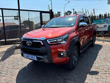 2022-Toyota-Hilux-28-GD-6-Raised-Body-Legend-Auto-Double-Cab_2