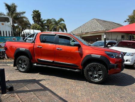 2022-Toyota-Hilux-28-GD-6-Raised-Body-Legend-Auto-Double-Cab_3
