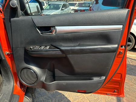 2022-Toyota-Hilux-28-GD-6-Raised-Body-Legend-Auto-Double-Cab_8