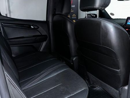 2021-Isuzu-D-Max-300-LX-Auto-Double-Cab_17