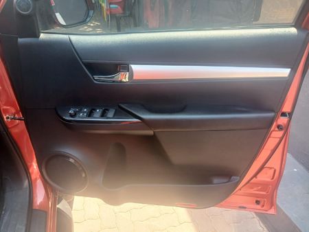 2018-Toyota-Hilux-28-GD-6-Raised-Body-Legend-Auto-Double-Cab_9