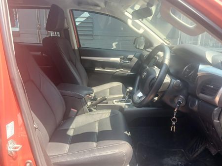 2018-Toyota-Hilux-28-GD-6-Raised-Body-Legend-Auto-Double-Cab_10