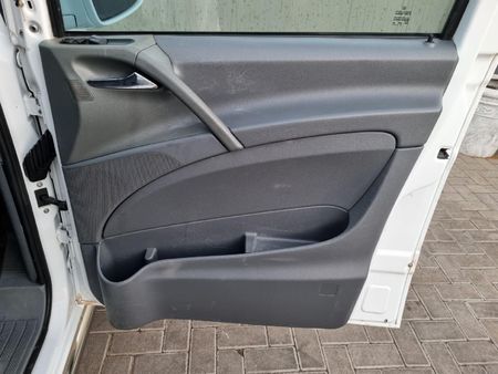 2005-Mercedes-Benz-Vito-115-CDI-CrewBus_14