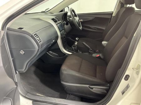2018-Toyota-Corolla-Quest-16_8