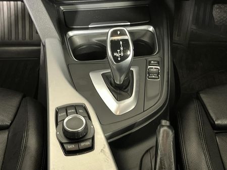 2013-BMW-3-Series-330d-M-Sport-Auto_10