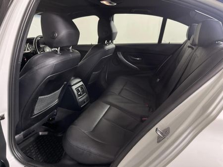 2013-BMW-3-Series-330d-M-Sport-Auto_3