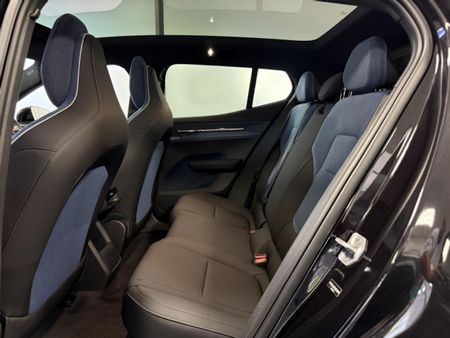2026-Volvo-EX30-Ultra-Single-Motor-Extended-Range_9