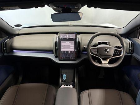2026-Volvo-EX30-Ultra-Single-Motor-Extended-Range_10