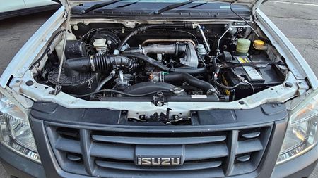 2010-Isuzu-KB-250D-LWB-Single-Cab_6