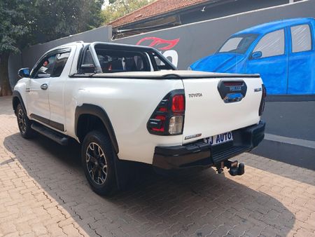 2020-Toyota-Hilux-28-GD-6-Raised-Body-Legend-50-Auto-Extended-Cab_4