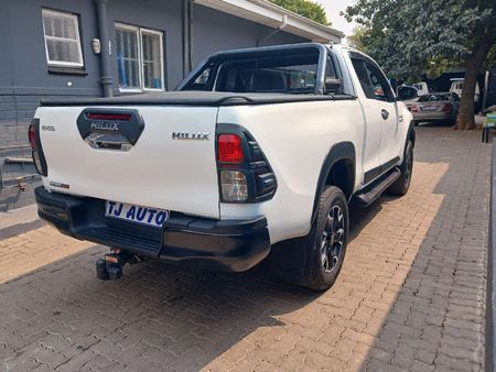 2020-Toyota-Hilux-28-GD-6-Raised-Body-Legend-50-Auto-Extended-Cab_5
