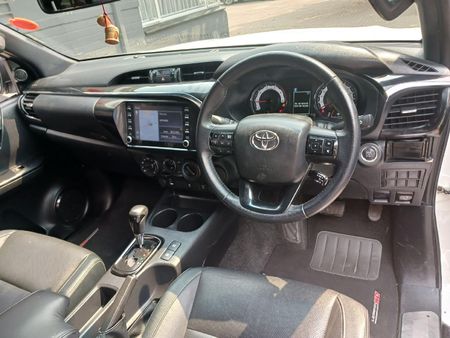 2020-Toyota-Hilux-28-GD-6-Raised-Body-Legend-50-Auto-Extended-Cab_8