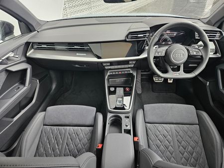 2024-Audi-RS3-Sportback-Quattro-Auto_5