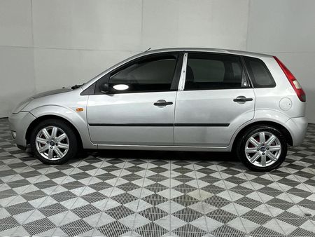 2005-Ford-Fiesta-16i-Ghia-5-dr_16