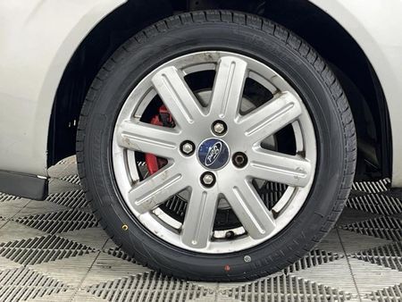 2005-Ford-Fiesta-16i-Ghia-5-dr_4